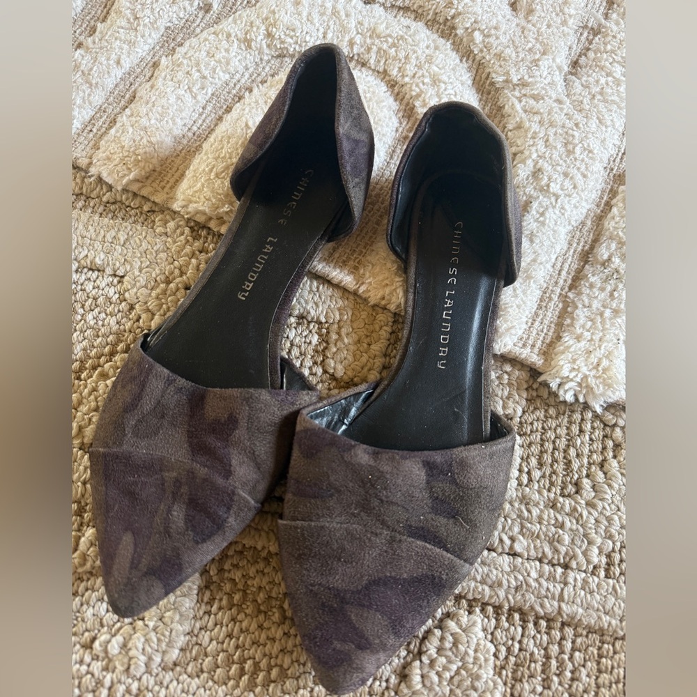 Chinese Laundry camo  d'Orsay pointed toe flats shoes slip ons faux suede 8.5